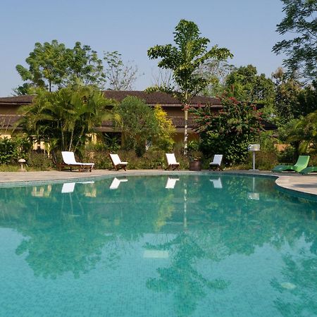 Jungle Villa Resort - Near Chitwan National Park Exterior photo