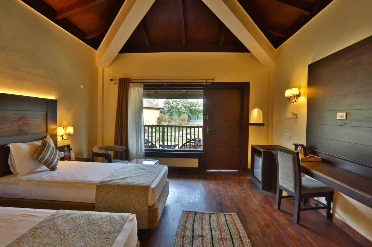 Jungle Villa Resort - Near Chitwan National Park Exterior photo