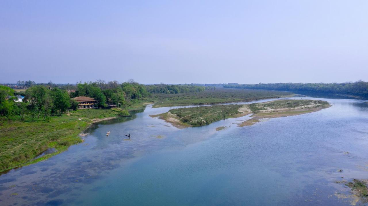 Jungle Villa Resort - Near Chitwan National Park Exterior photo