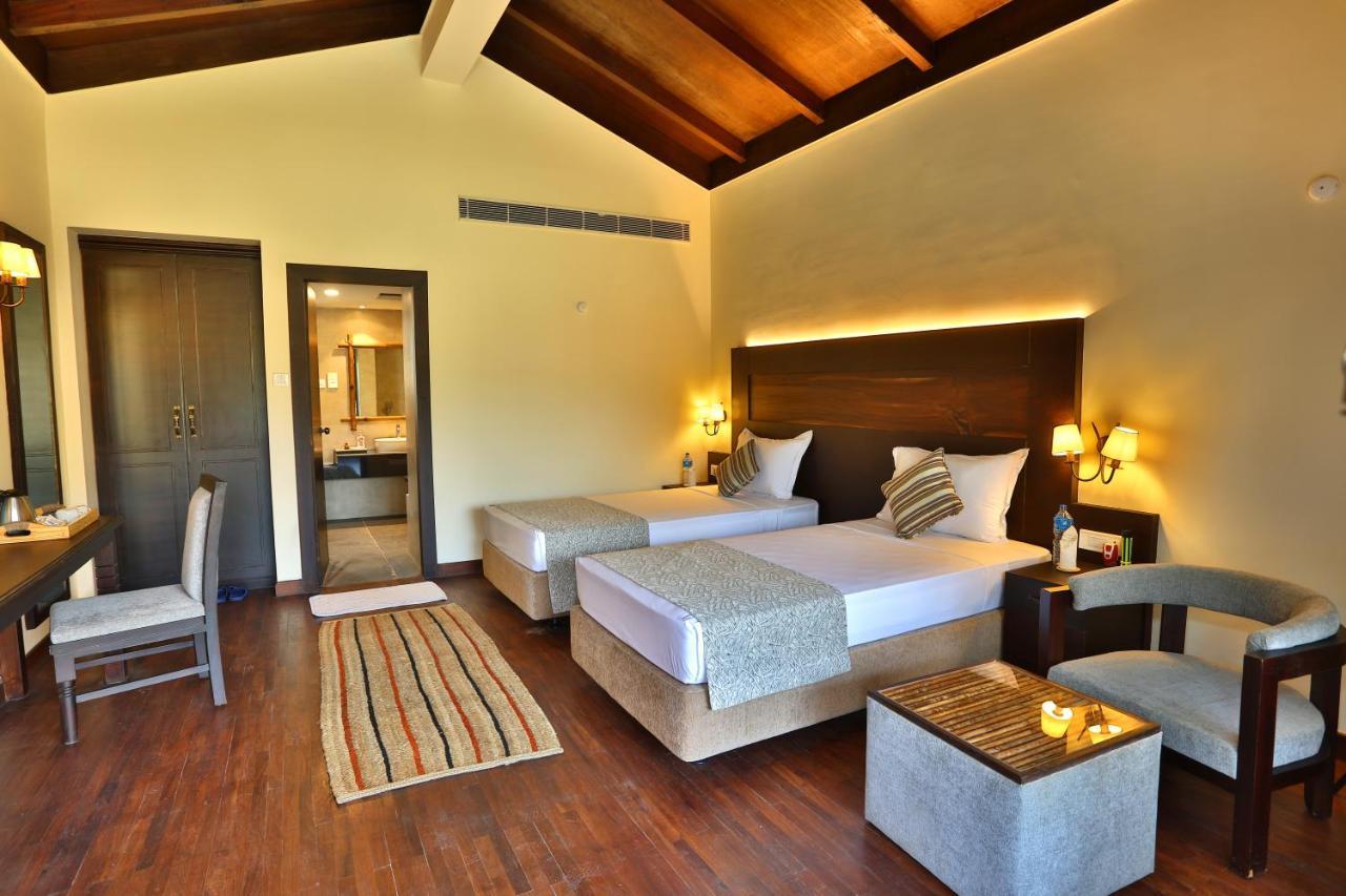 Jungle Villa Resort - Near Chitwan National Park Exterior photo