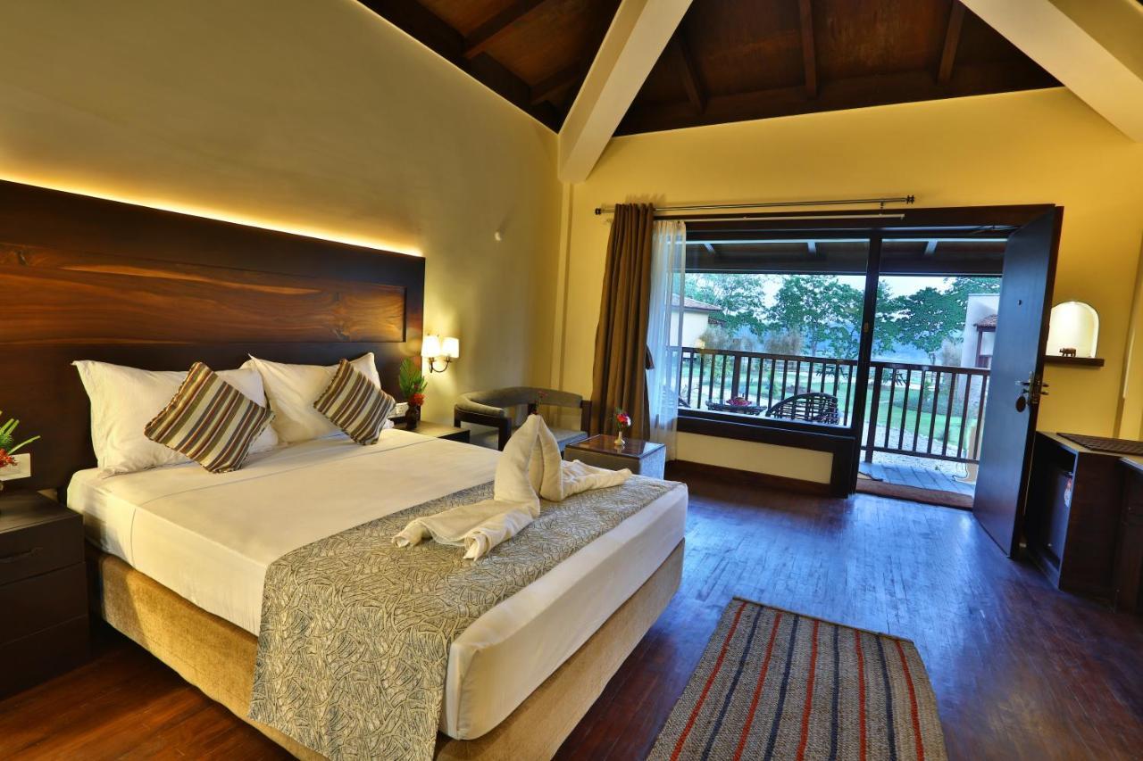 Jungle Villa Resort - Near Chitwan National Park Exterior photo