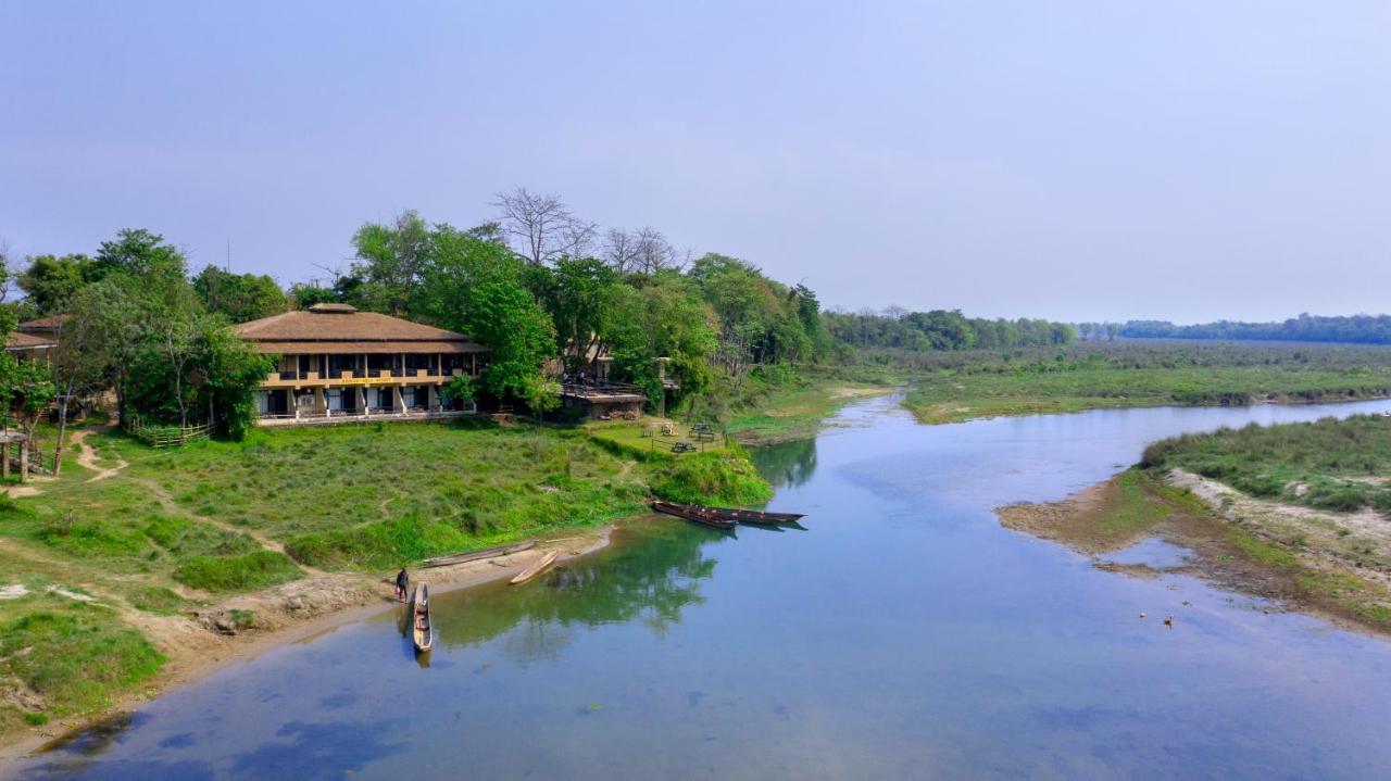 Jungle Villa Resort - Near Chitwan National Park Exterior photo
