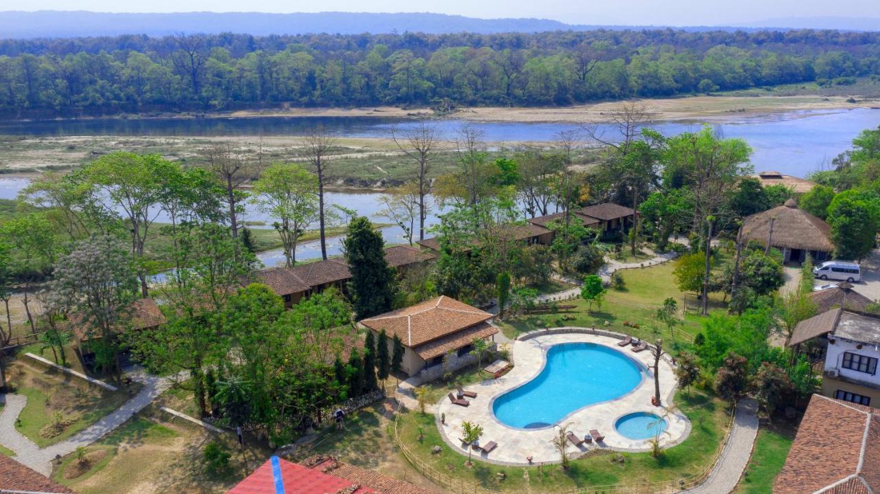 Jungle Villa Resort - Near Chitwan National Park Exterior photo