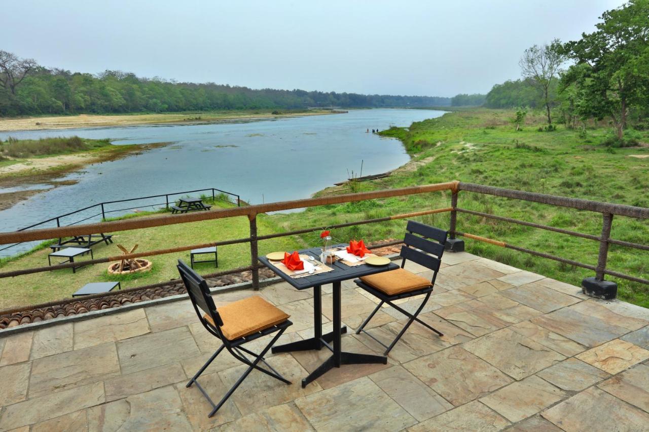 Jungle Villa Resort - Near Chitwan National Park Exterior photo