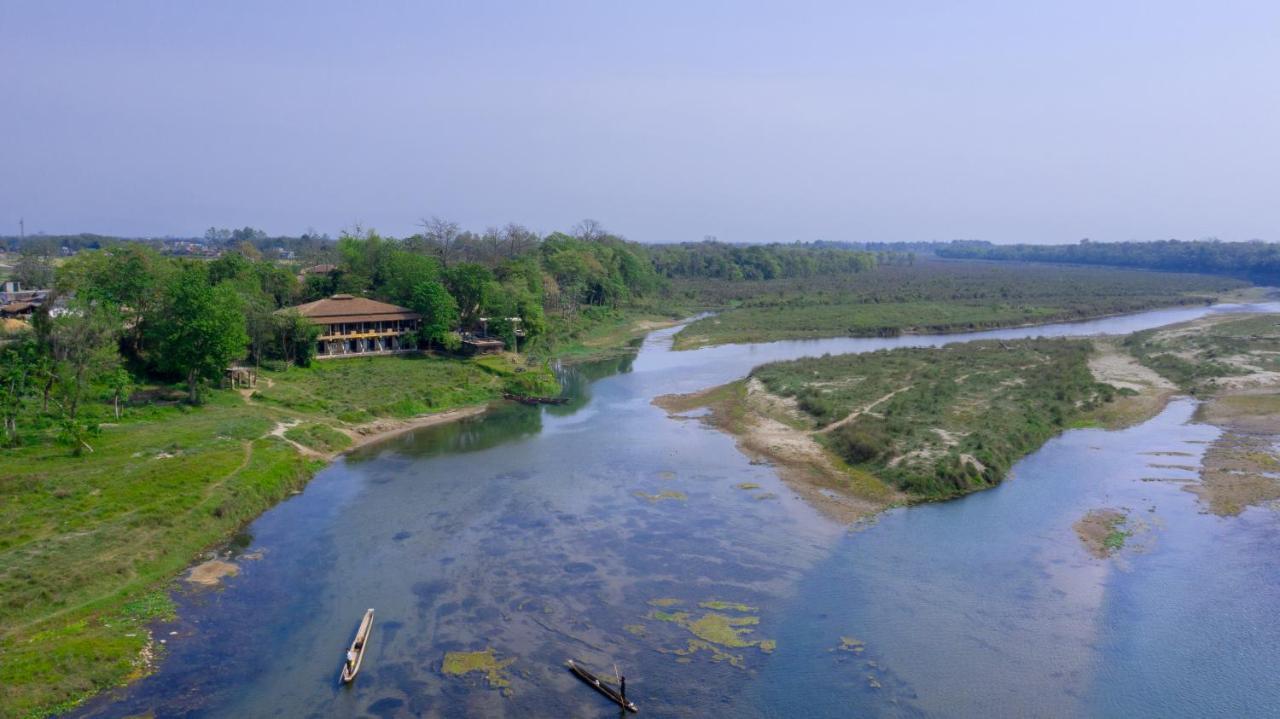 Jungle Villa Resort - Near Chitwan National Park Exterior photo