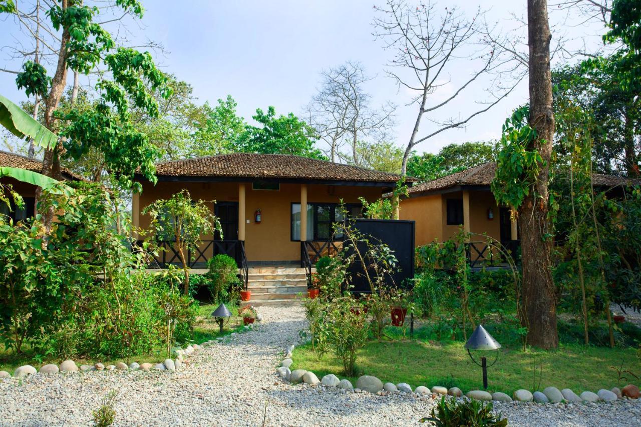 Jungle Villa Resort - Near Chitwan National Park Exterior photo