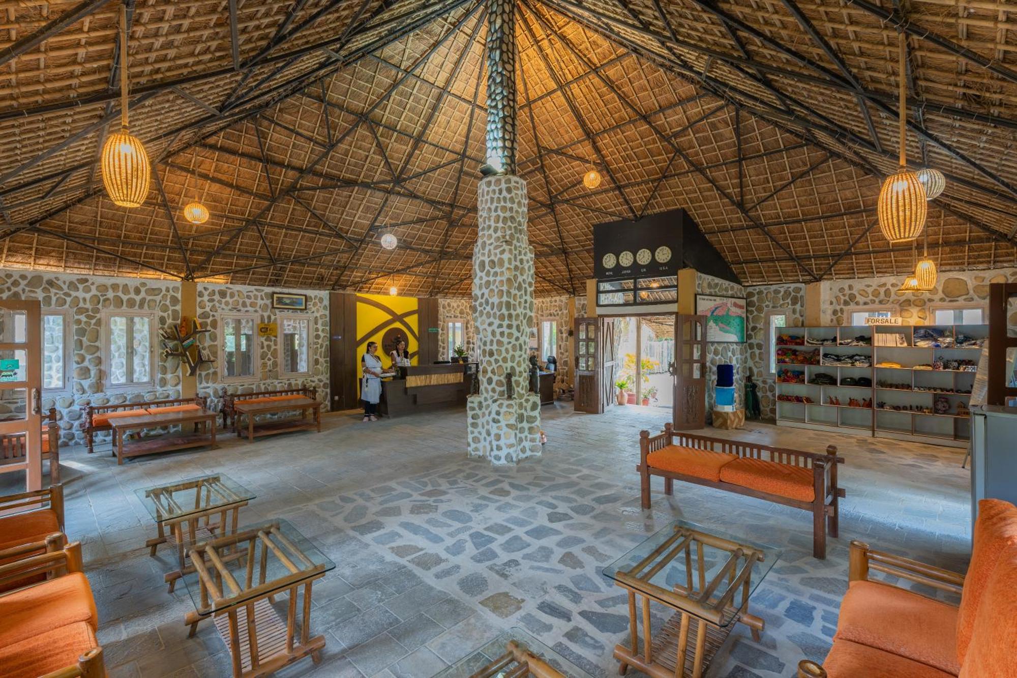 Jungle Villa Resort - Near Chitwan National Park Exterior photo