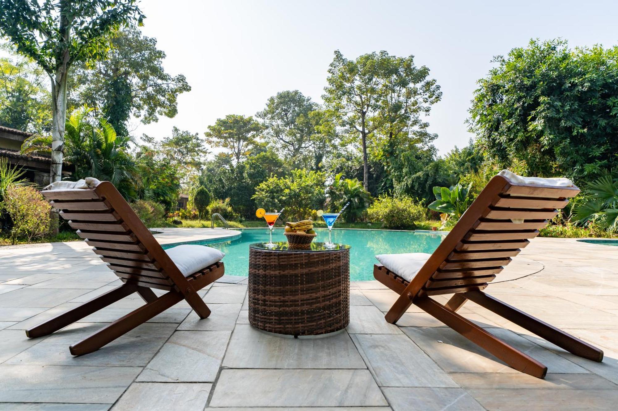 Jungle Villa Resort - Near Chitwan National Park Exterior photo