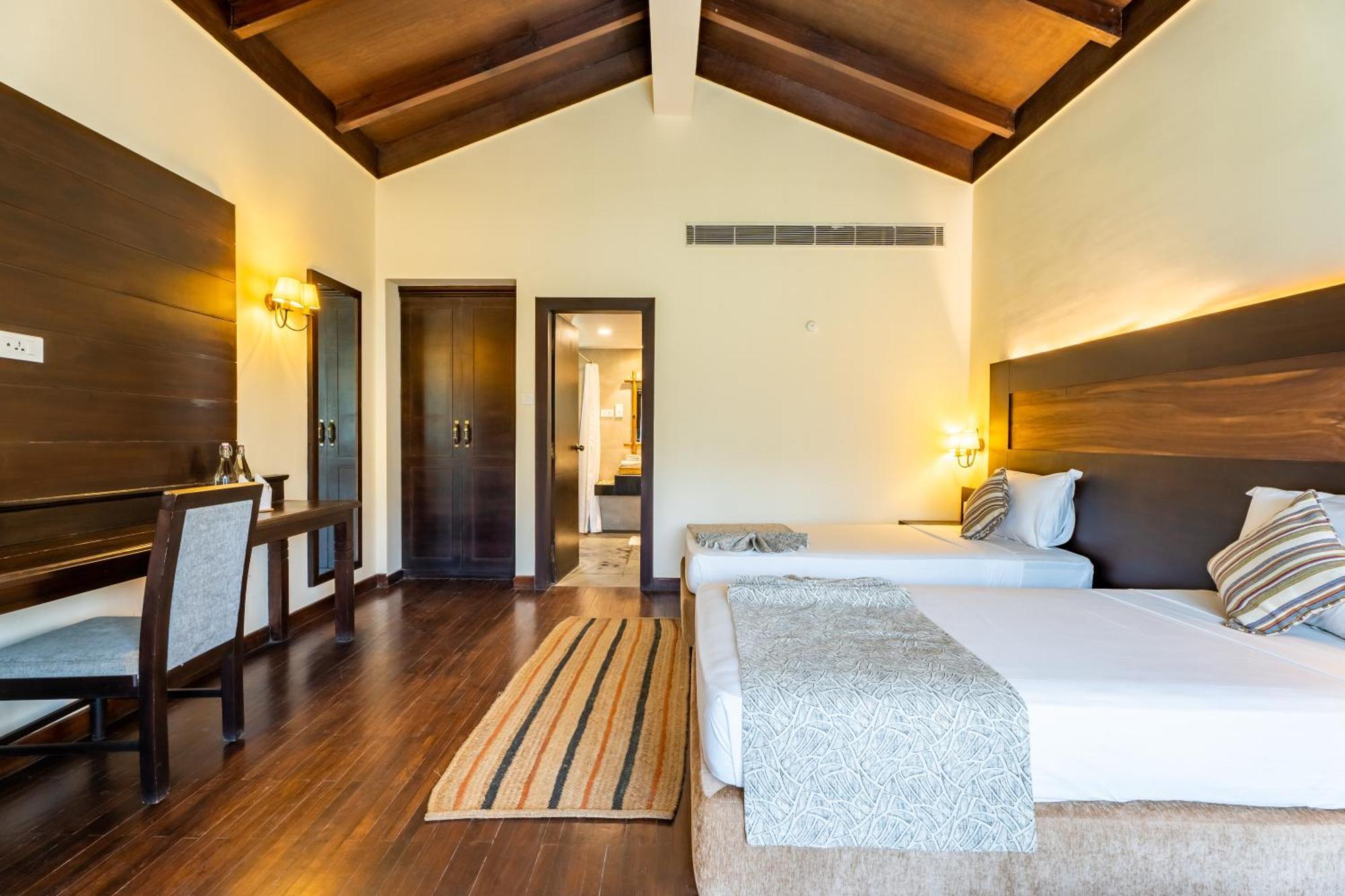 Jungle Villa Resort - Near Chitwan National Park Exterior photo